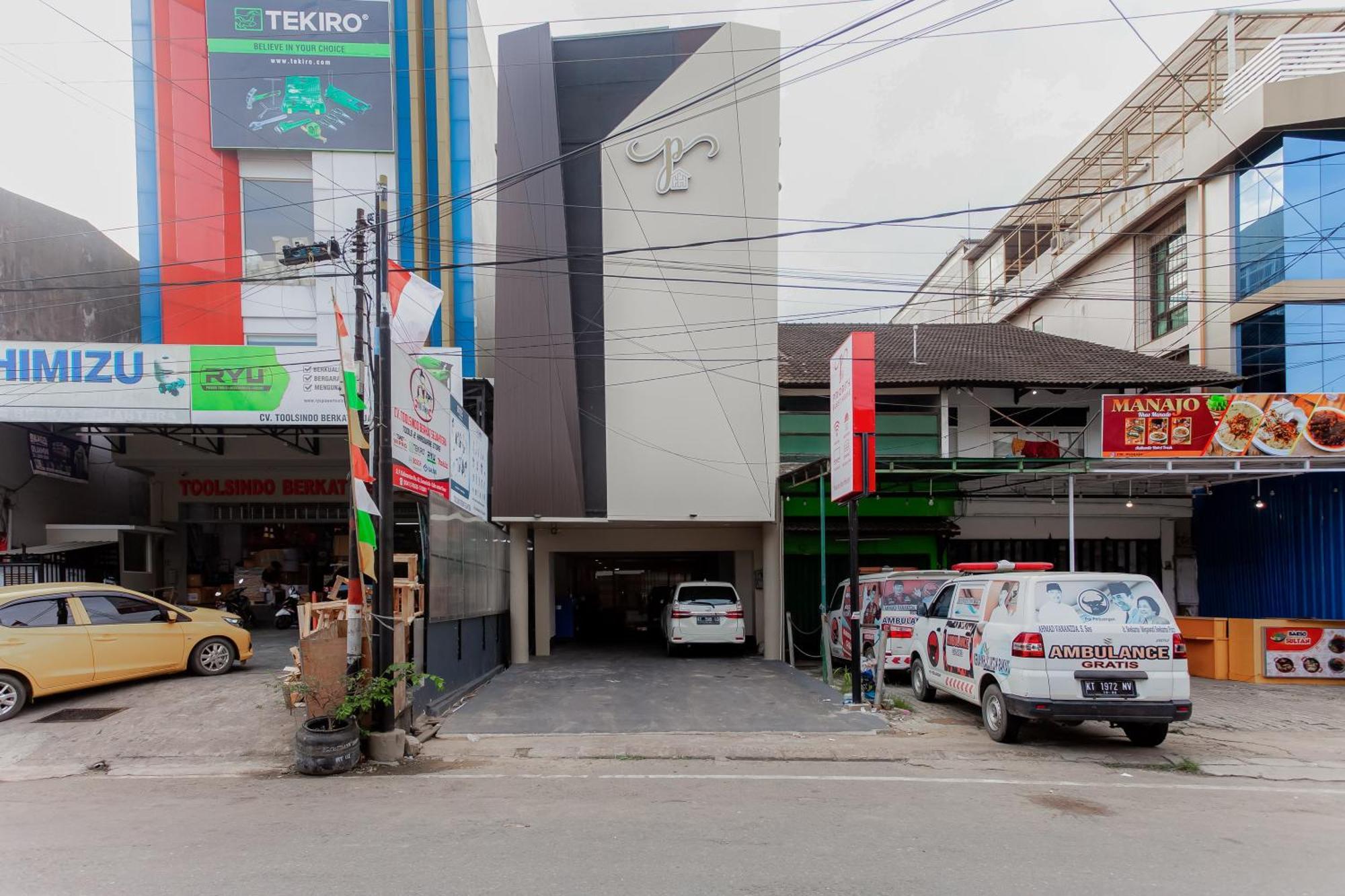 Urbanview Hotel Priority Samarinda By Reddoorz Exterior photo